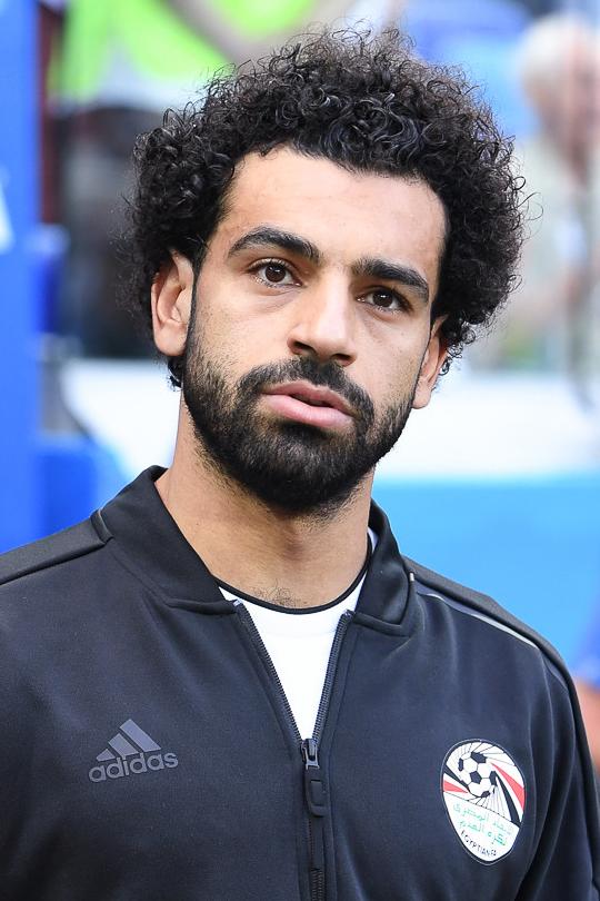 Mohamed Salah, Mısır'ın Dünya Kupası'ndaki ilk galibiyetini kutluyor
